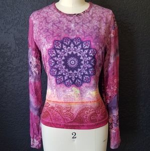 Lightweight long-sleeve stretch mandala tee